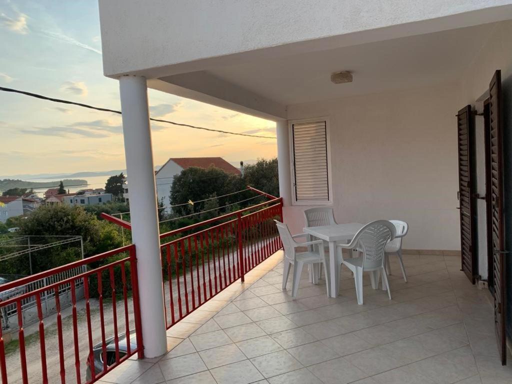 Francis Appartements Pakostane Exterior photo